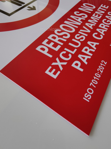 Señal Personas no Exclusivamente para cargas - PVC - NMZ (Normaluz)