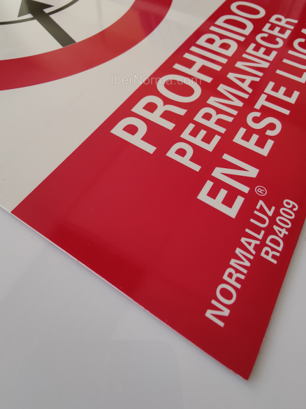 Señal Prohibido permanecer en este lugar - PVC - NMZ (Normaluz)