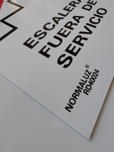 Señal Escalera fuera de servicio - PVC - NMZ (Normaluz) 2