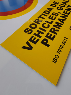 Senyal Sortida de vehicles, Gual permanent (Català - Catalán) - PVC - NMZ (Normaluz) 2