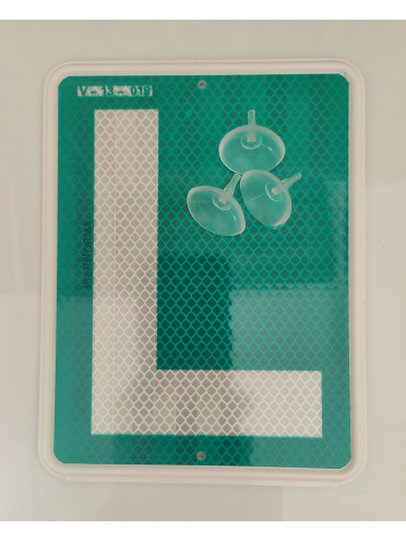 Señal V13 Placa L conductor novel 100% Homologada con 2+1 ventosas incluidas de alta adherencia - PVC Reflectante - IberNorma