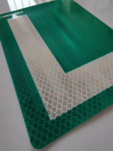 Pegatina V13 Placa L conductor novel 100% Homologada adhesiva de alta adherencia para coche - Vinilo Reflectante - IberNorma 2